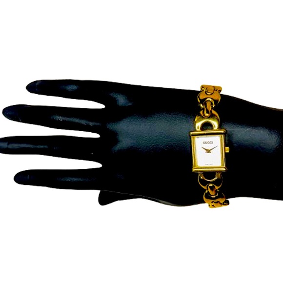 Vintage GUCCI Gold Plated Ladies Swiss Made Dress Watch 1800L - Picture 14 of 17